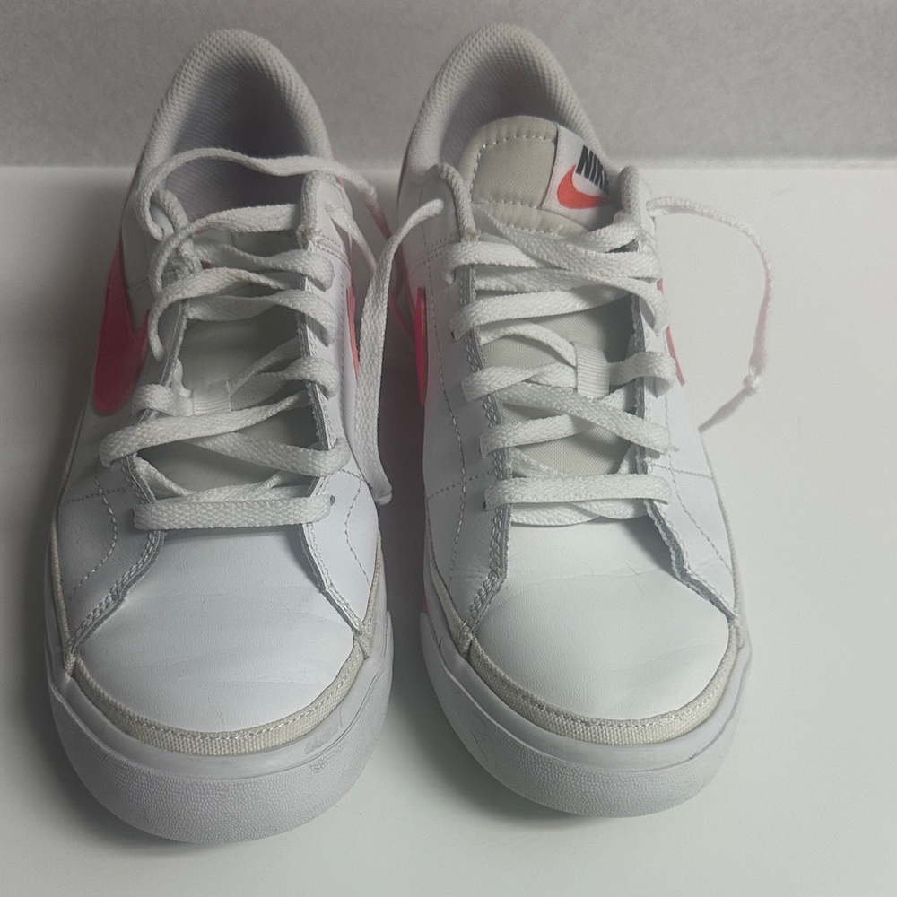 Nike Kids Sneakers White and Pink - Picture 2 of 4